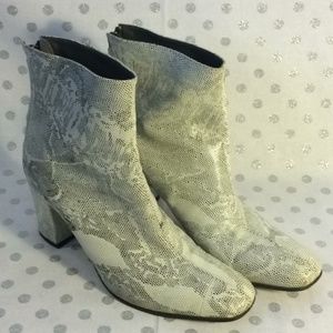 Genuine Leather Snakeskin Boots Size 8 / 7.5
